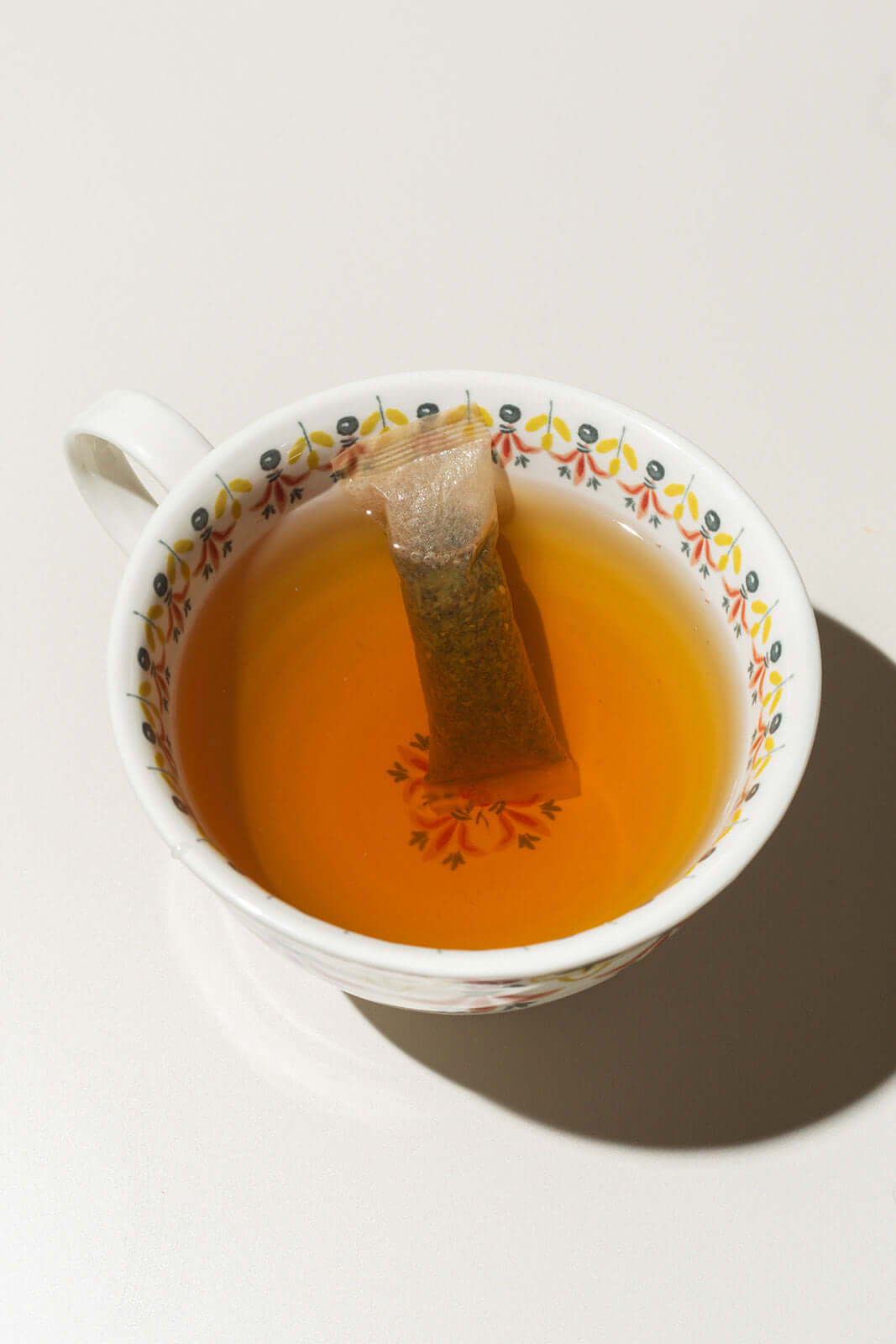 Steeping oolong tea bag