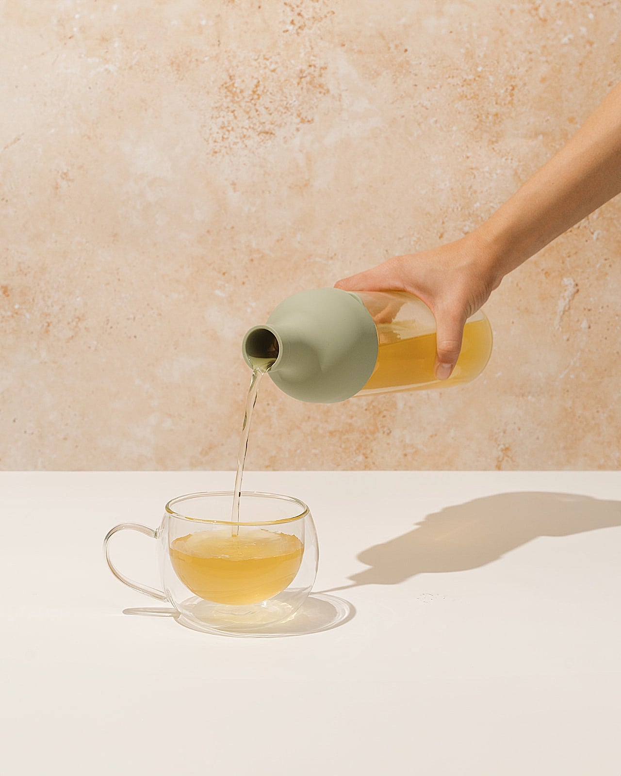 Hario Cold Brew Tea Bottle with Built-in Filter 750ml Pour Tea